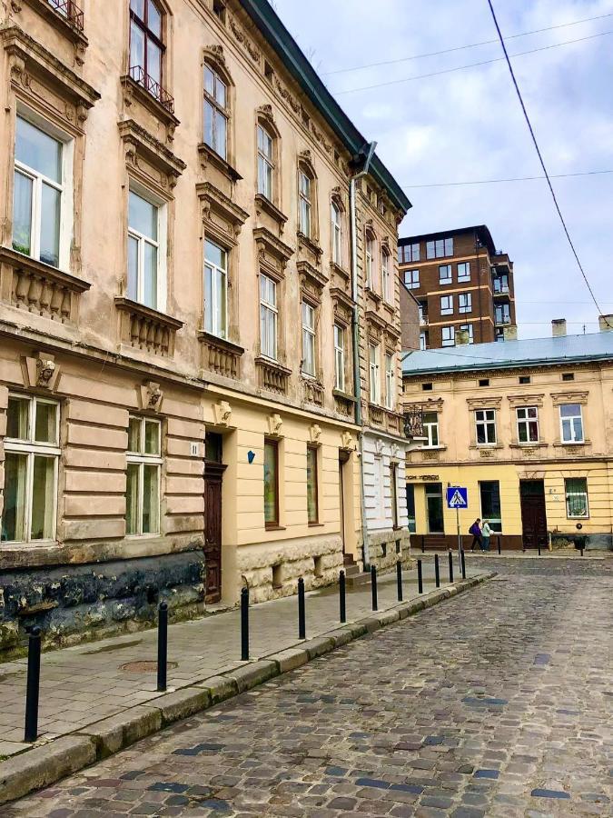 Romantic Apartments - Near Opera House 11/7 Lviv Exterior photo